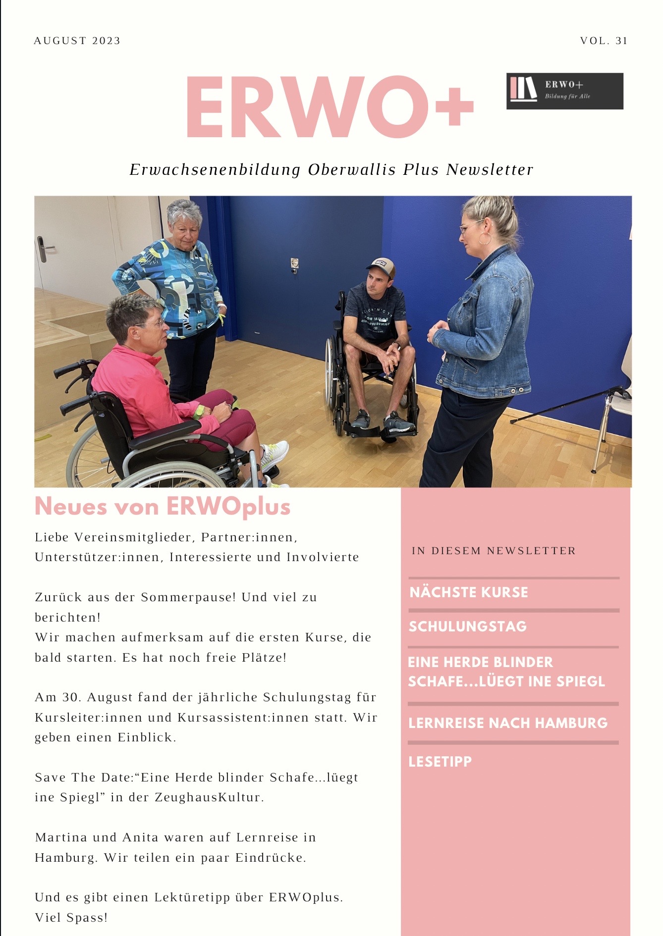 Coverbild des Newsletters August 2023. Das Bild ist mit der PDF Datei des Newsletters verlinkt. Auf dem Titelbild ist ein Foto von zwei Personen im Rollstuhl und zwei stehenden Personen.